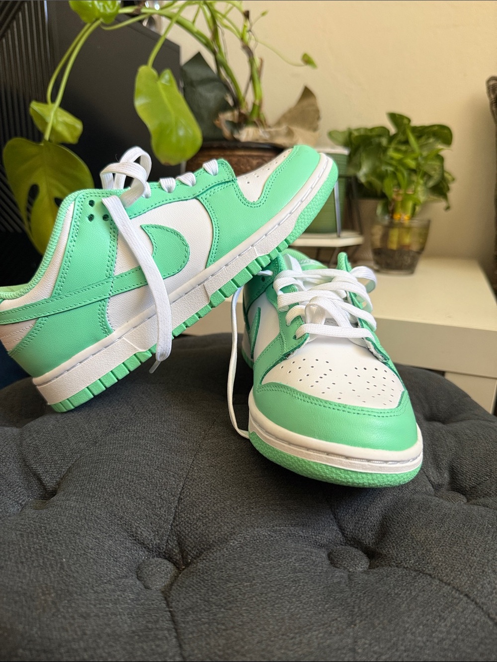 Nike Kids Mint Green and White Low-Top Sneakers